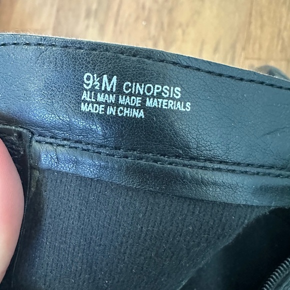 Vintage Black Croc-Embossed Faux Leather Mid Calf Square Toe Boots - Picture 5 of 7